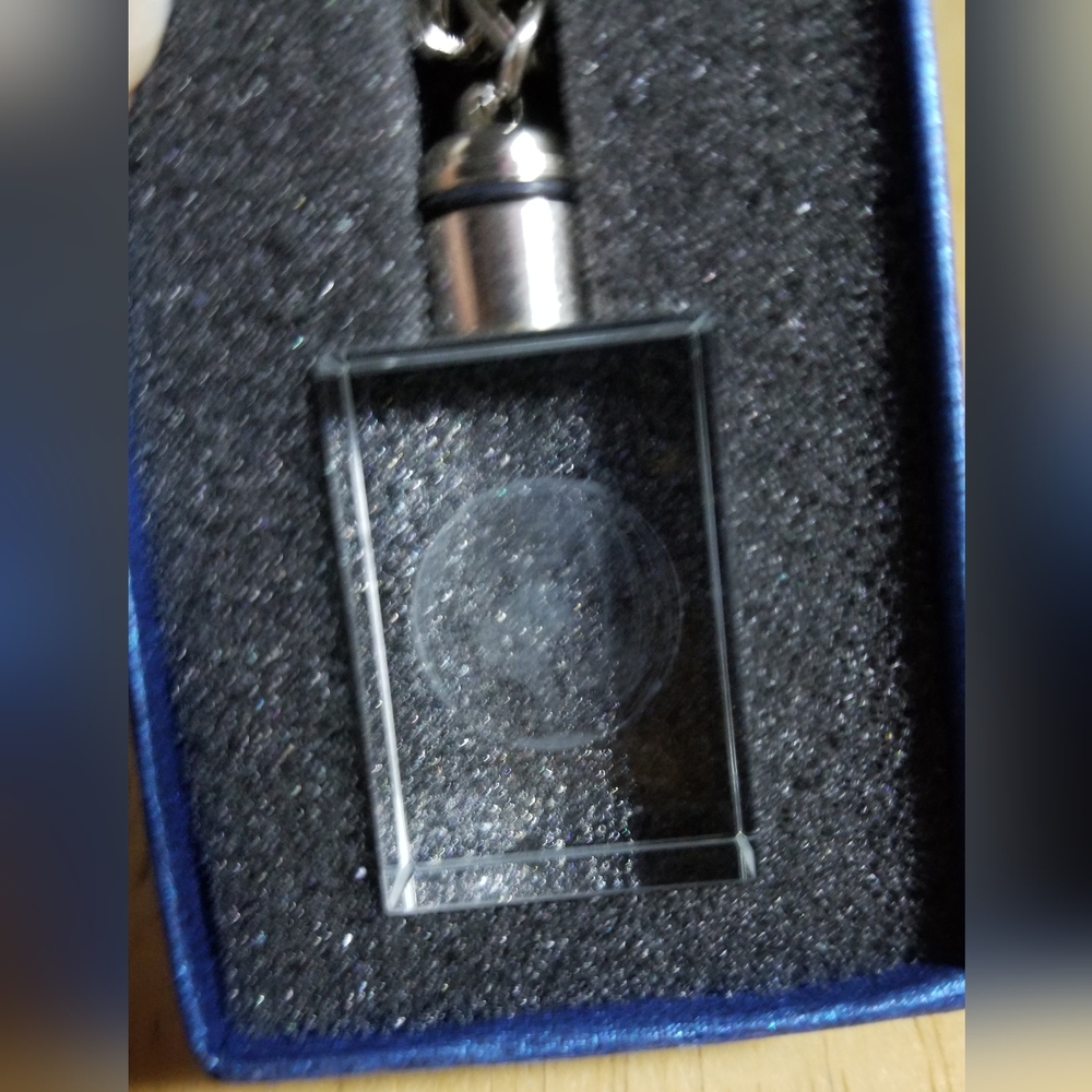 Crystal Earth LED Light Keychain - Picture 2 of 16